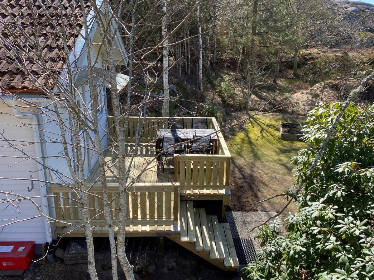 Stuga I Naturskoent Omrade Pa Vaestra Tjoern Saby Eksteriør bilde