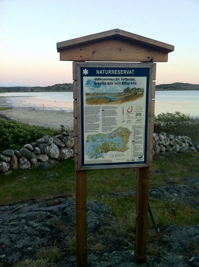 Stuga I Naturskoent Omrade Pa Vaestra Tjoern Saby Eksteriør bilde
